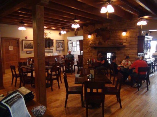 Saint James Hotel & Restaurant